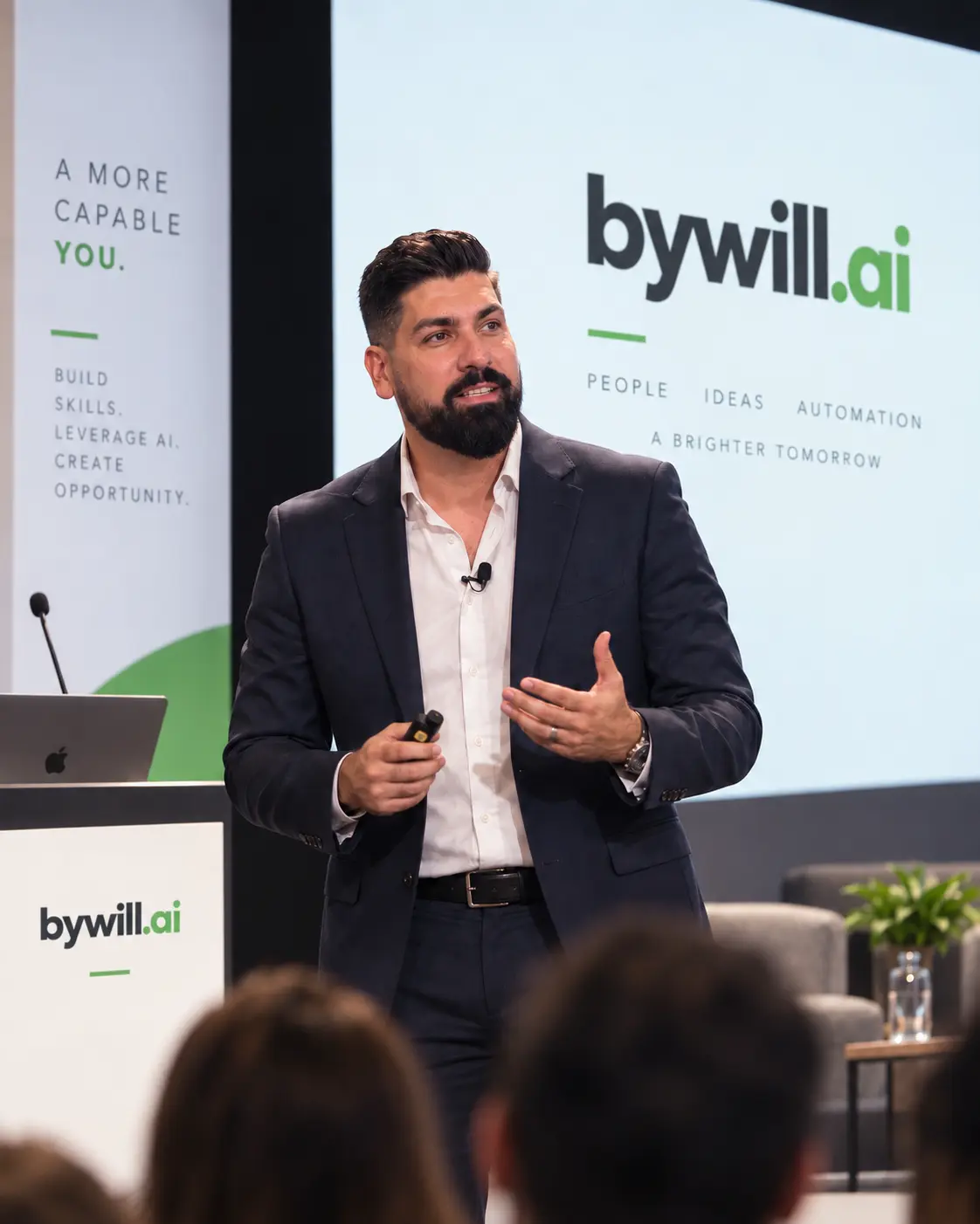 Will Fernandes presenting bywill.ai